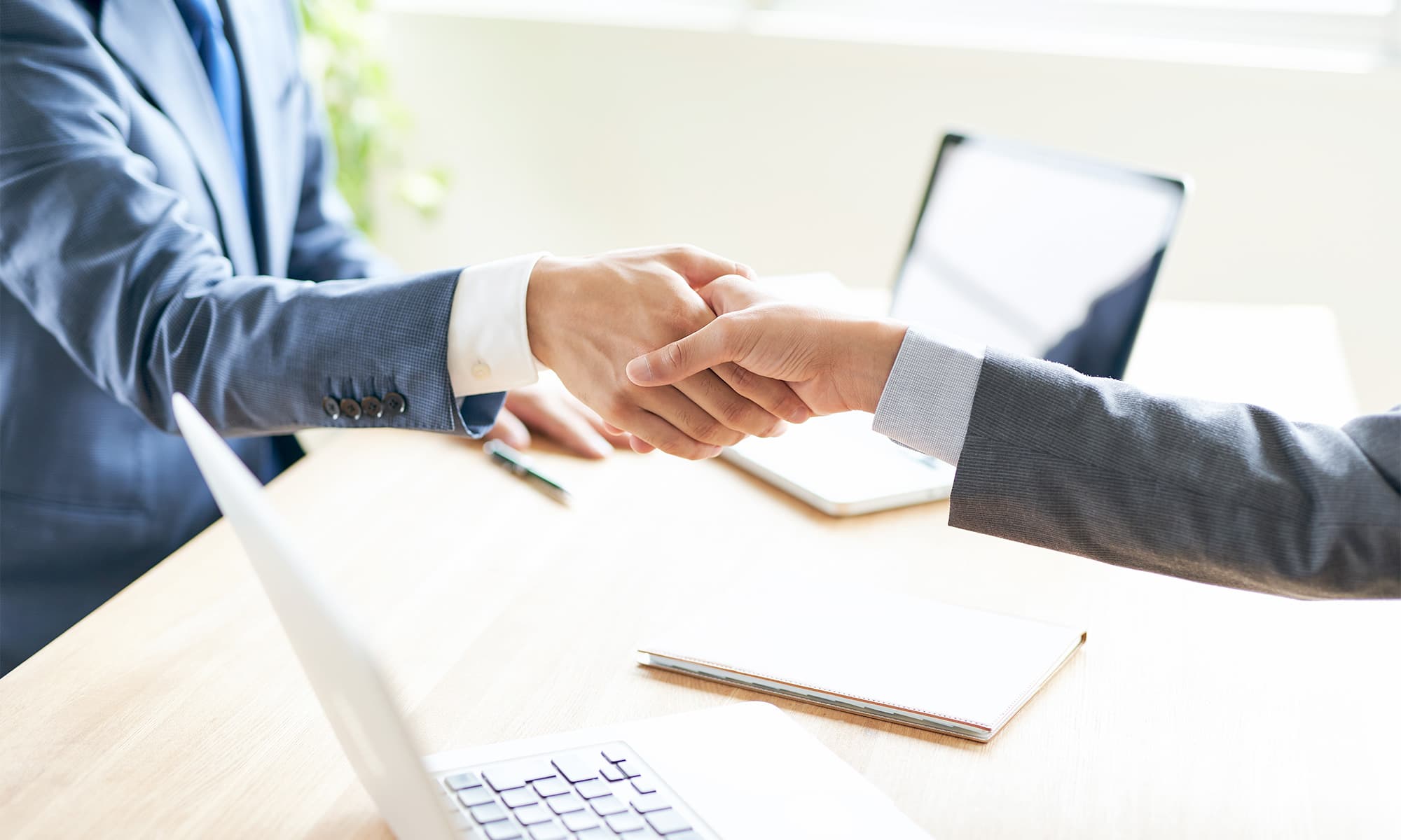 お客さま一人ひとりに合った保険を提案します